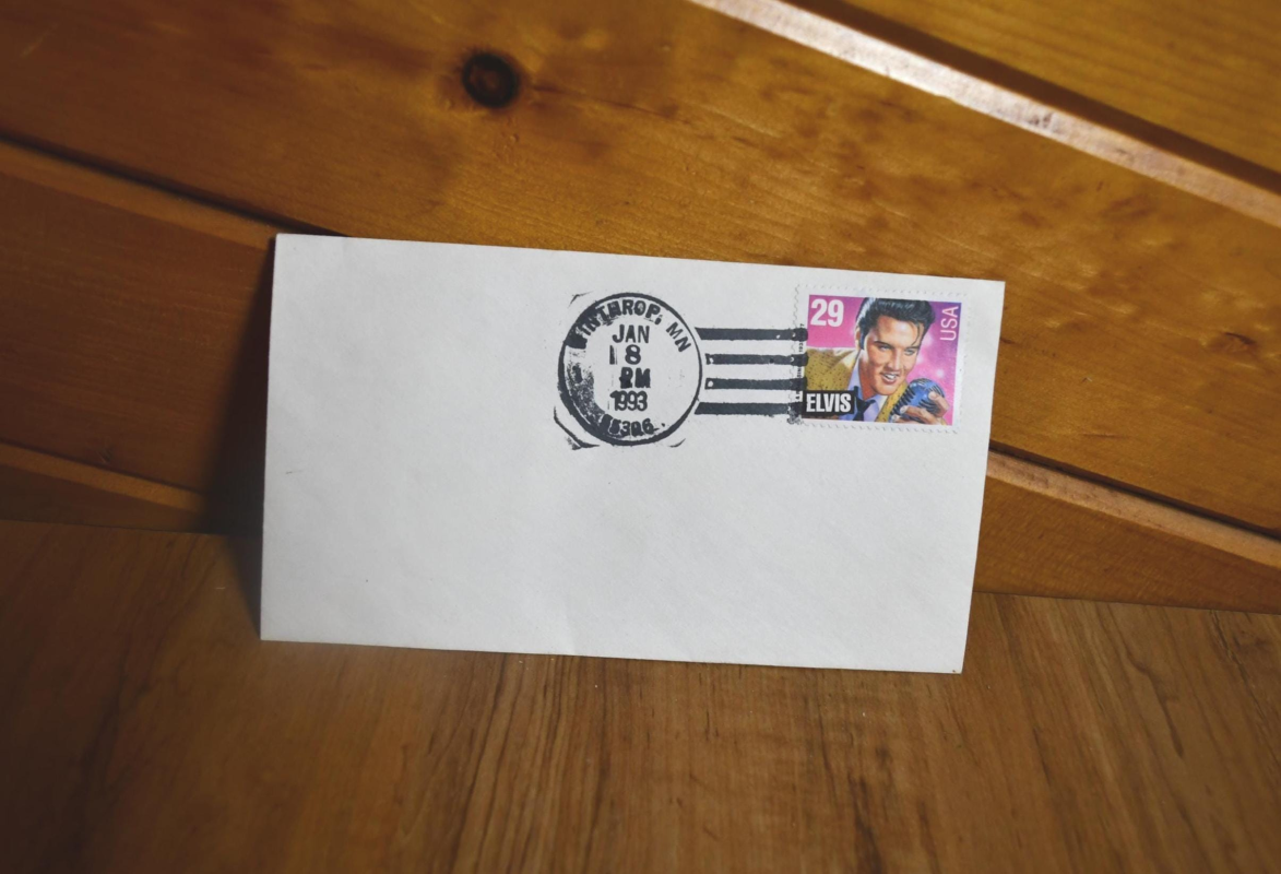 How to properly affix USPS stamps